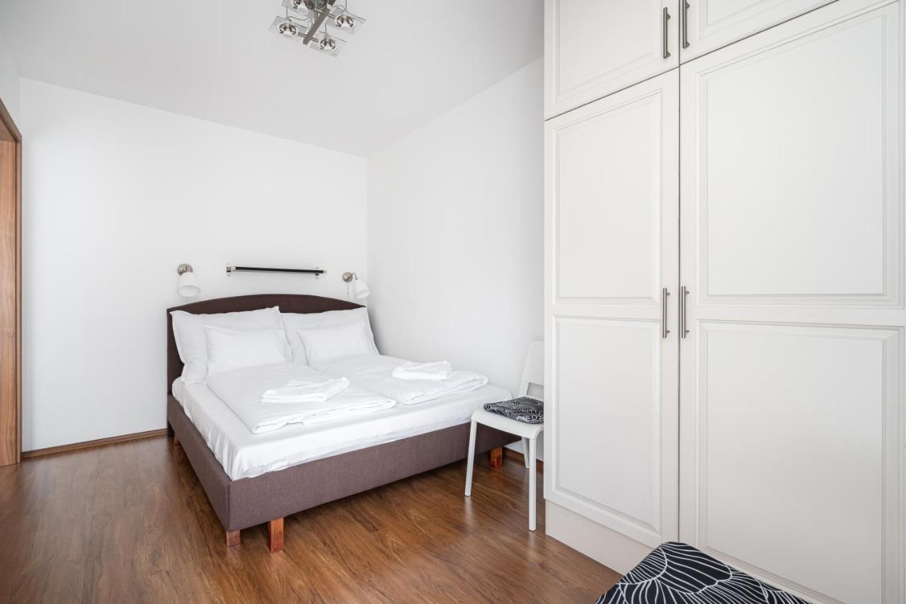 White Cascade Realty * Budapesta